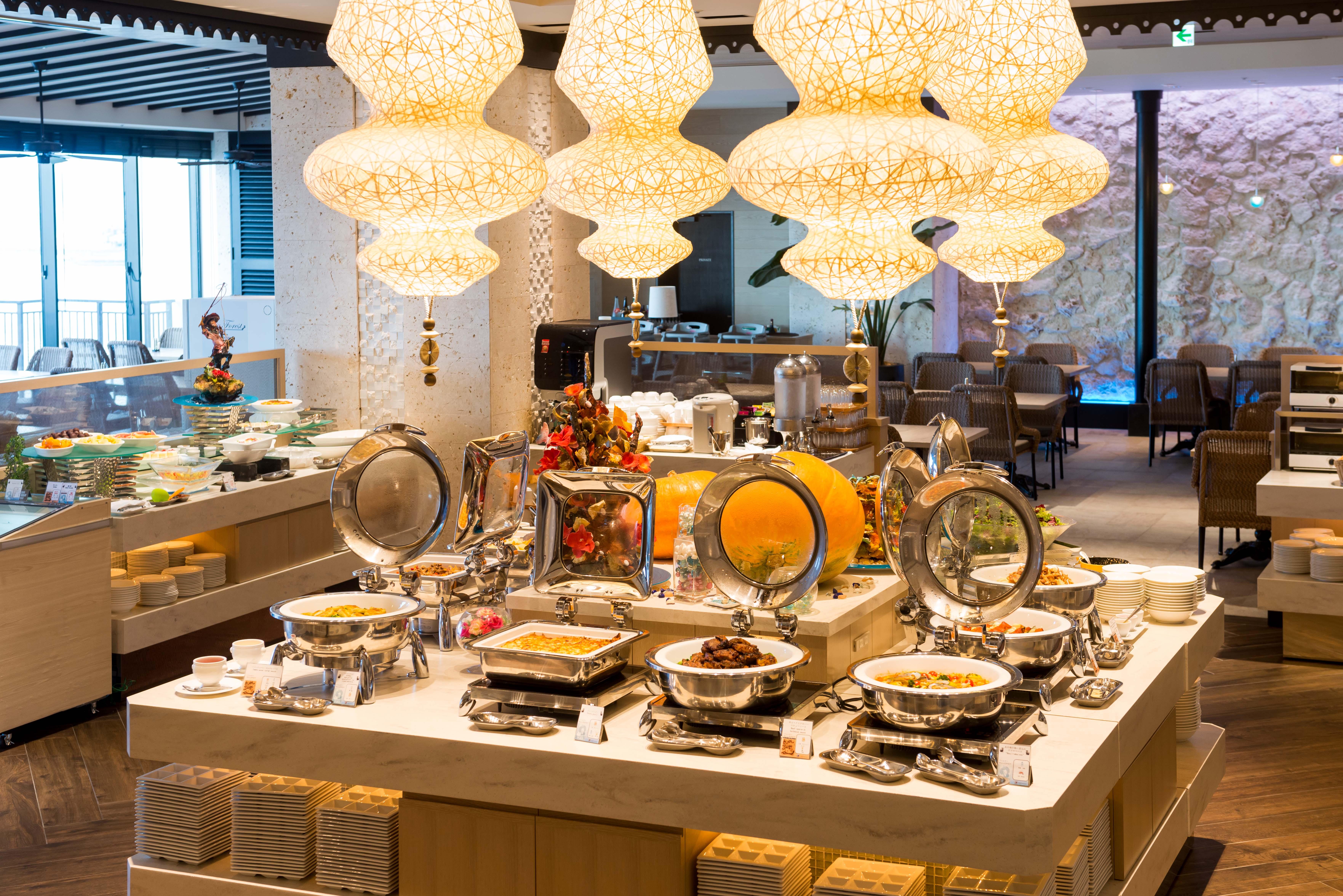 Hotel Monterey Okinawa Spa & Resort Onna Luaran gambar A buffet at a hotel