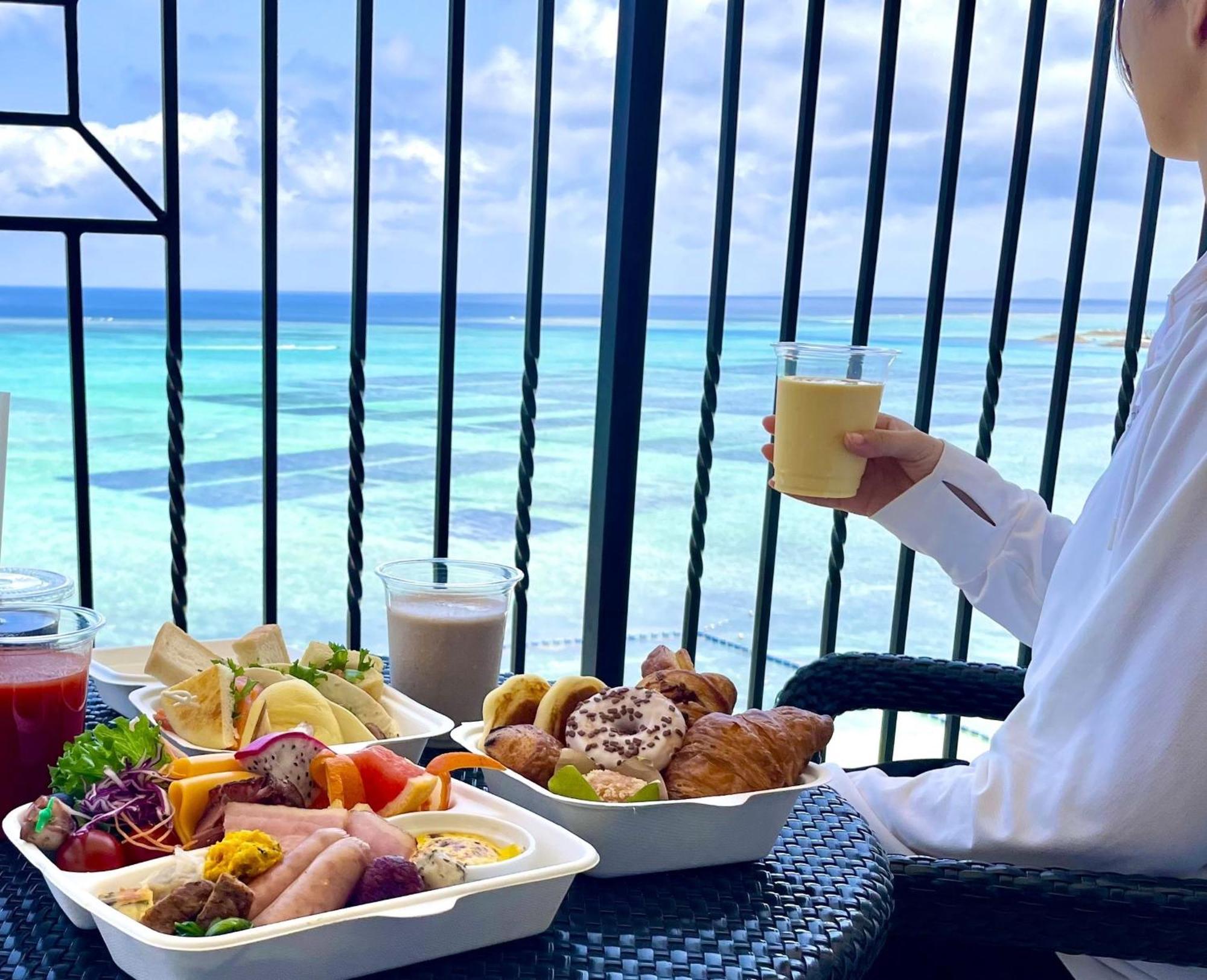 Hotel Monterey Okinawa Spa & Resort Onna Luaran gambar Breakfast at the hotel