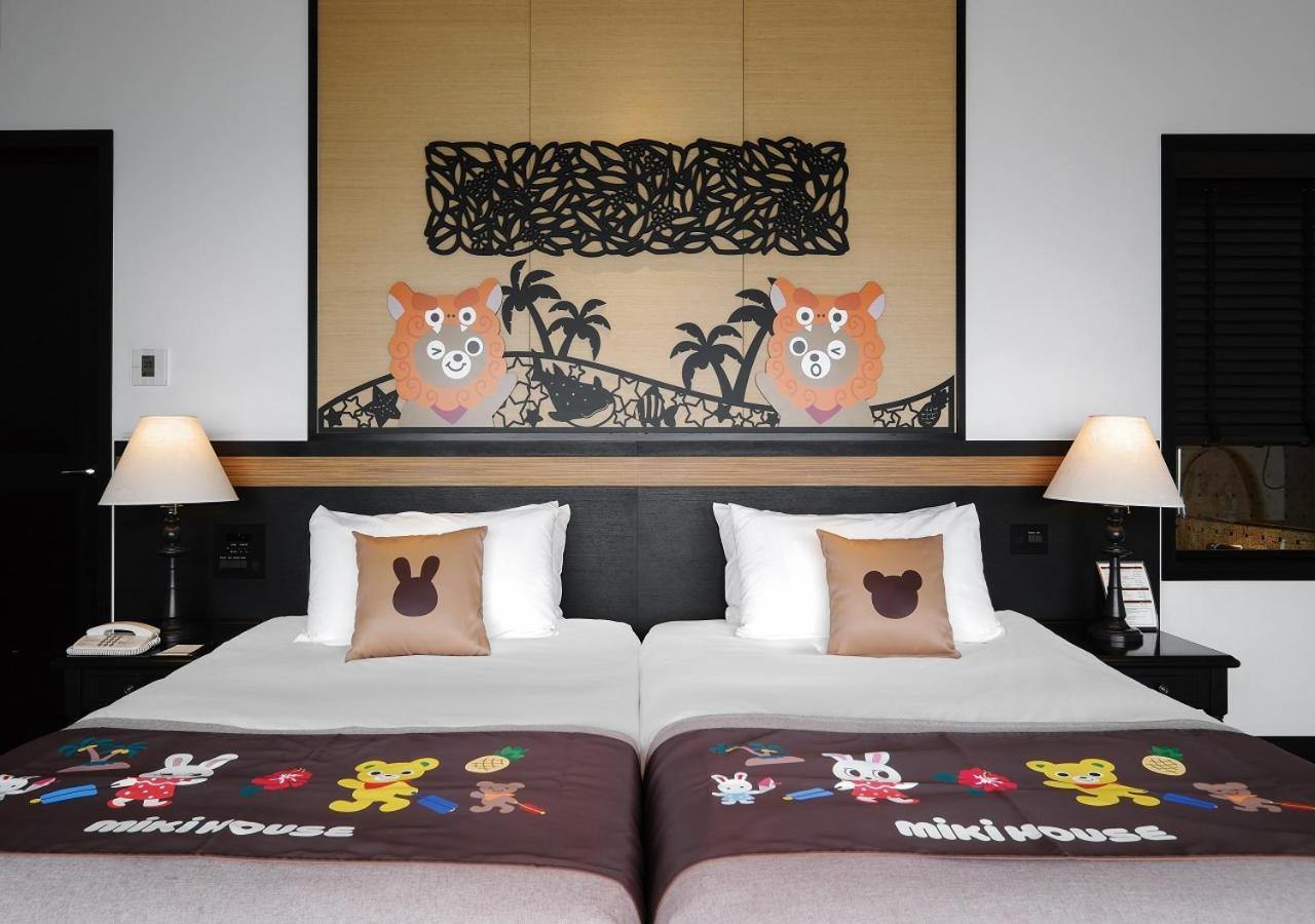 Hotel Monterey Okinawa Spa & Resort Onna Luaran gambar A room at the hotel