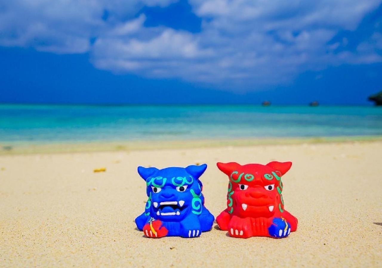 Hotel Monterey Okinawa Spa & Resort Onna Luaran gambar Shisa statues on the beach of Okinawa