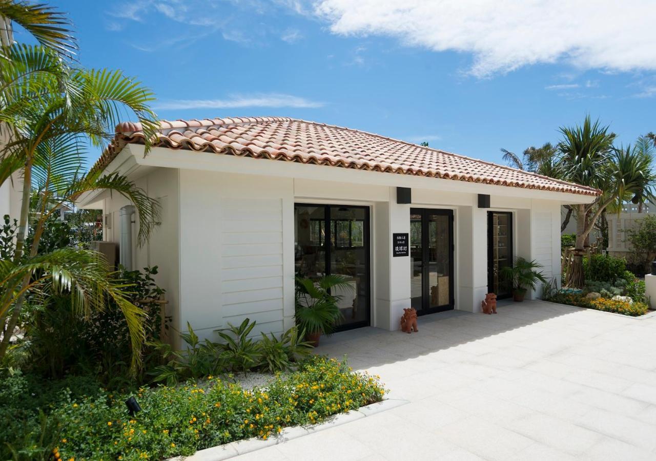 Hotel Monterey Okinawa Spa & Resort Onna Luaran gambar The entrance to the museum