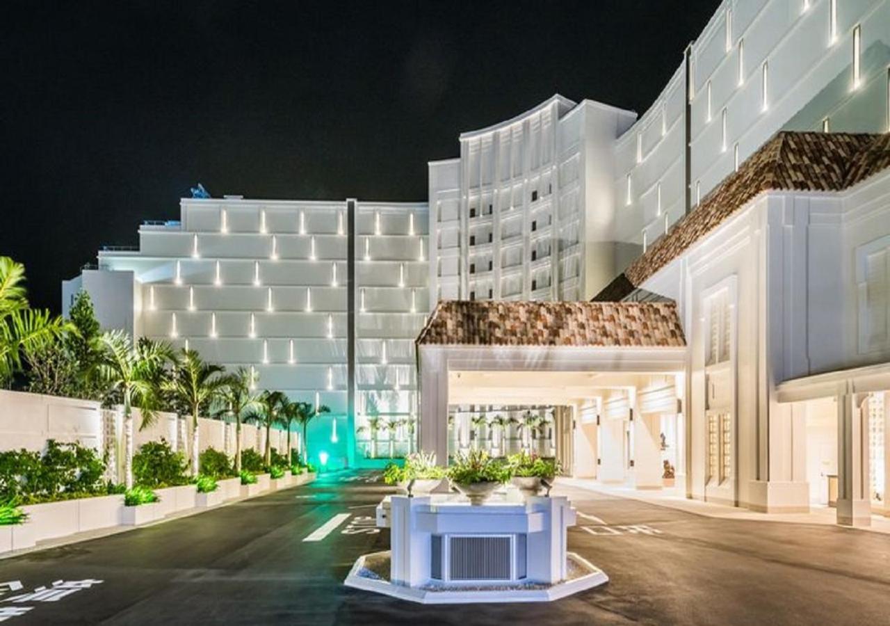 Hotel Monterey Okinawa Spa & Resort Onna Luaran gambar The hotel's entrance
